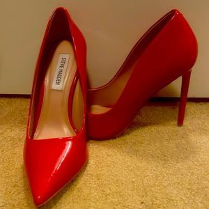 Steve Madden Pumps. Red